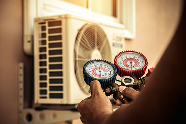 Professional Ac Installation technician working in Balch Springs, TX
